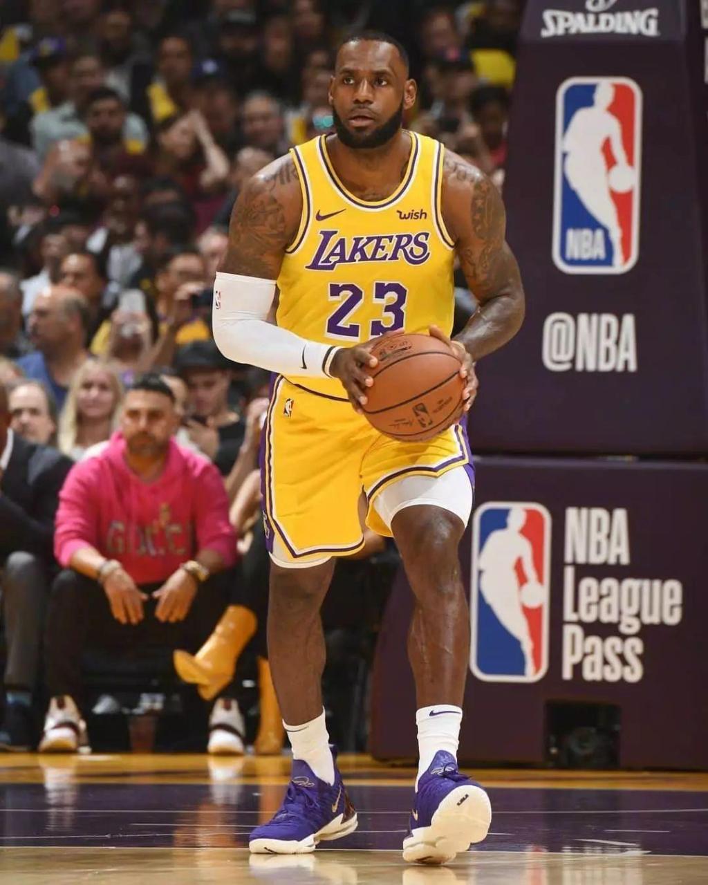 媒定位与队 媒定位与队