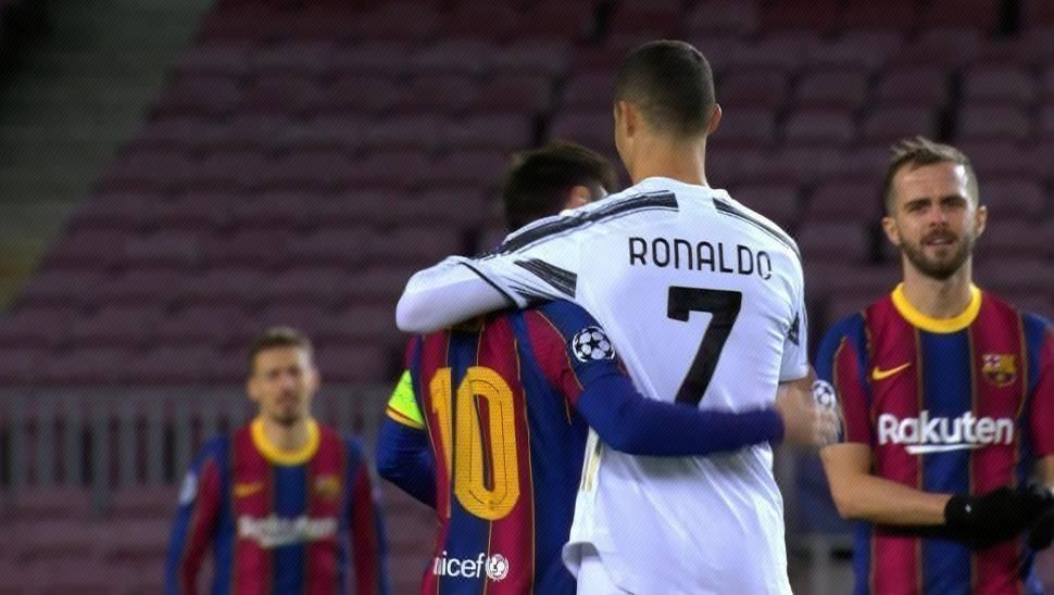 故意用脚踢 故意用脚踢