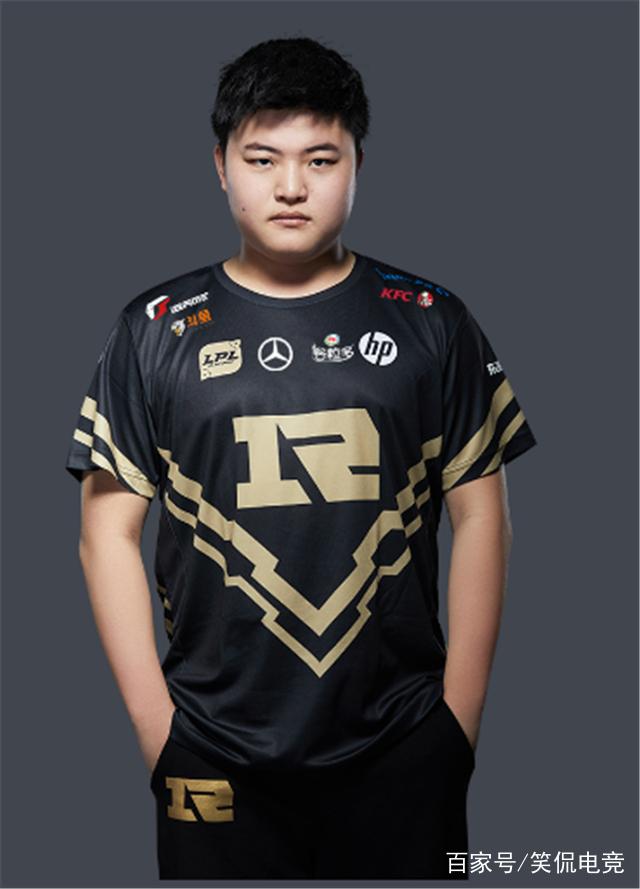 嘘声相待